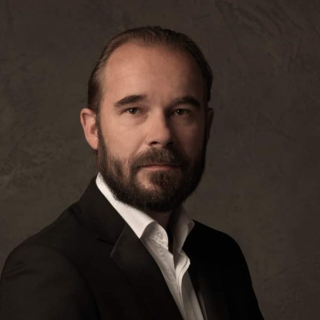 6dc7f32c-0673-4a7a-9a34-5edb0e8a88af Regisseur Michel Sluysmans